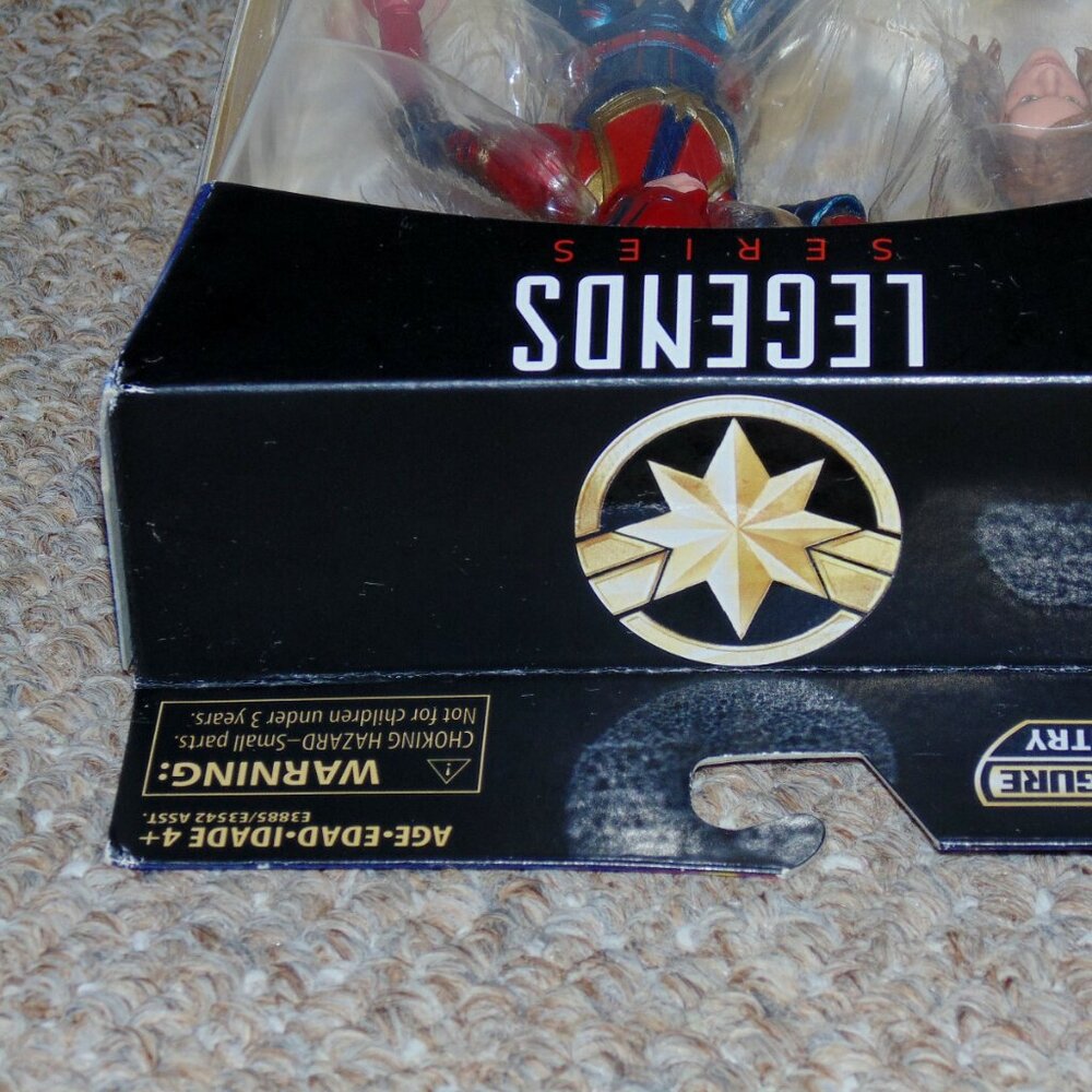 Hasbro Marvel Legends 6" Captain Marvel in Uniform MIB Brand New BAF Kree Sentry - Picture 7 of 10